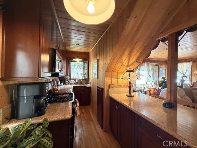 9544 Snow Drift Forest Falls, CA 92339