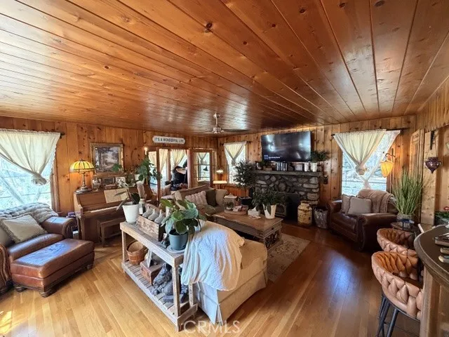 9544 Snow Drift Forest Falls, CA 92339