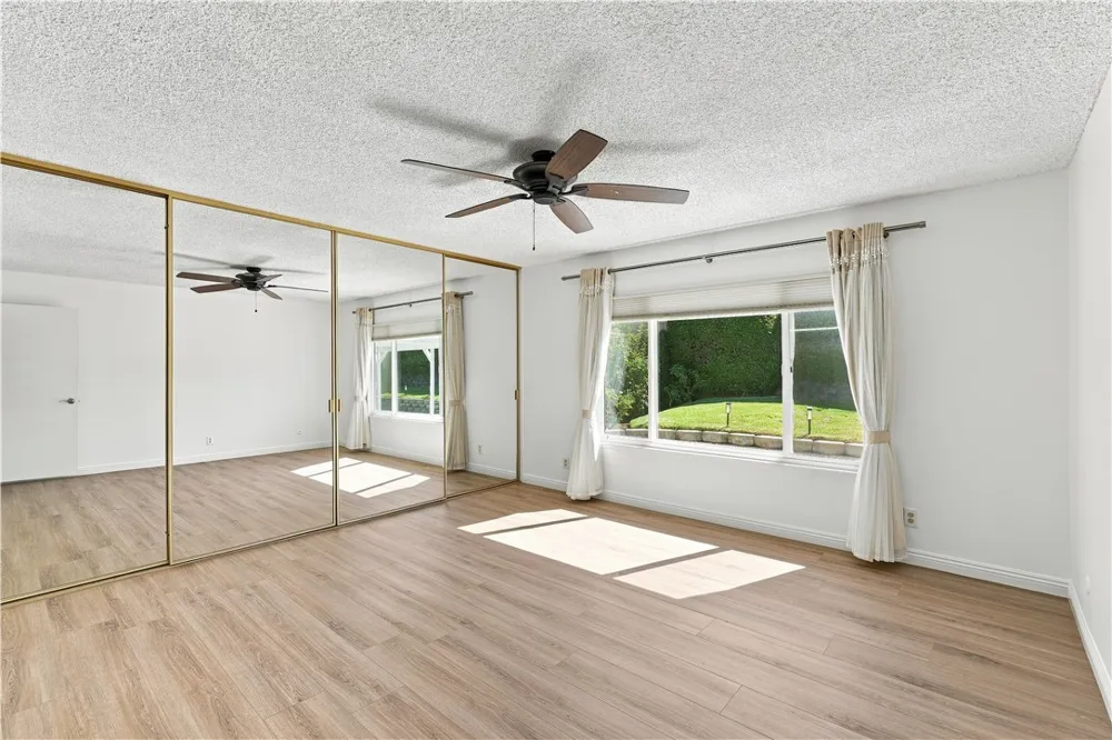 2354 Collier Court Simi Valley, CA 93065