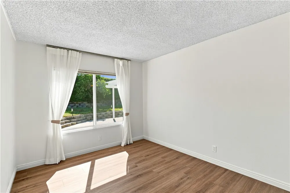 2354 Collier Court Simi Valley, CA 93065