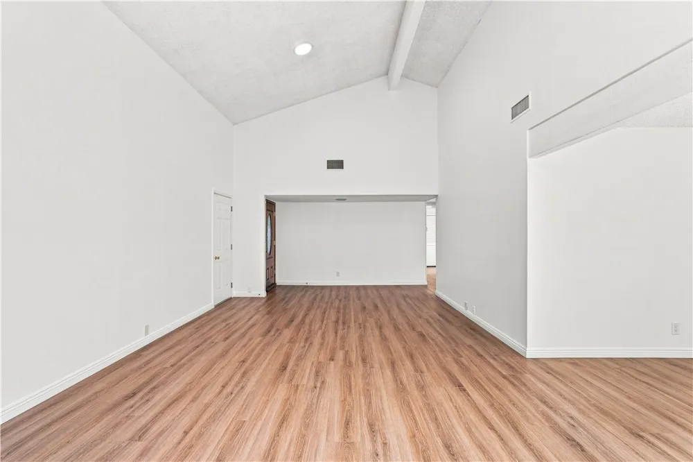 2354 Collier Court Simi Valley, CA 93065
