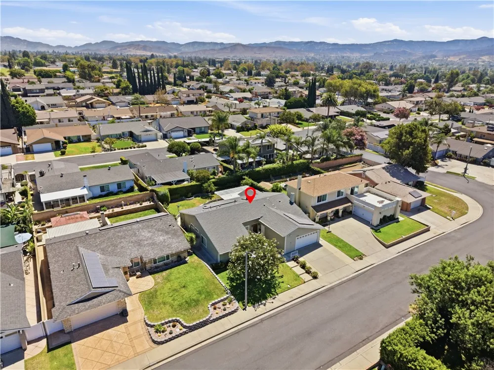2354 Collier Court Simi Valley, CA 93065