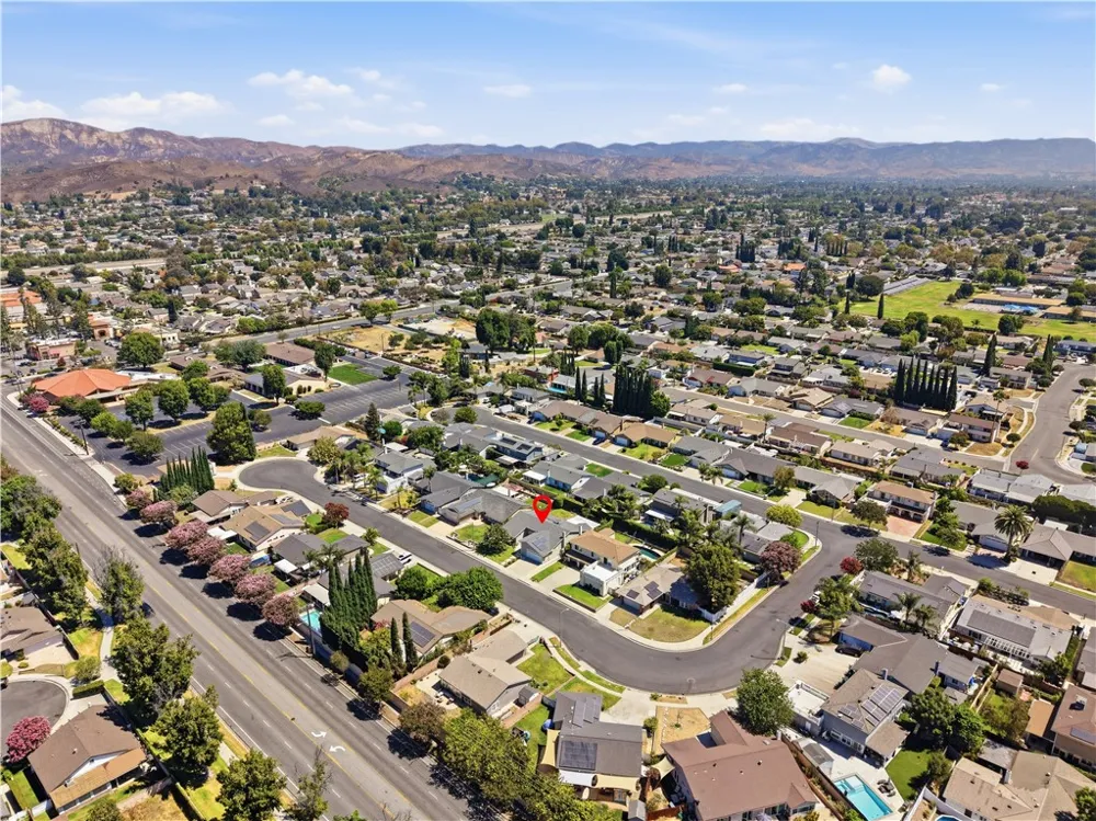 2354 Collier Court Simi Valley, CA 93065
