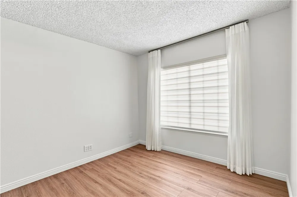 2354 Collier Court Simi Valley, CA 93065