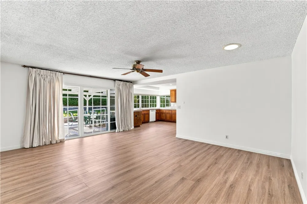 2354 Collier Court Simi Valley, CA 93065