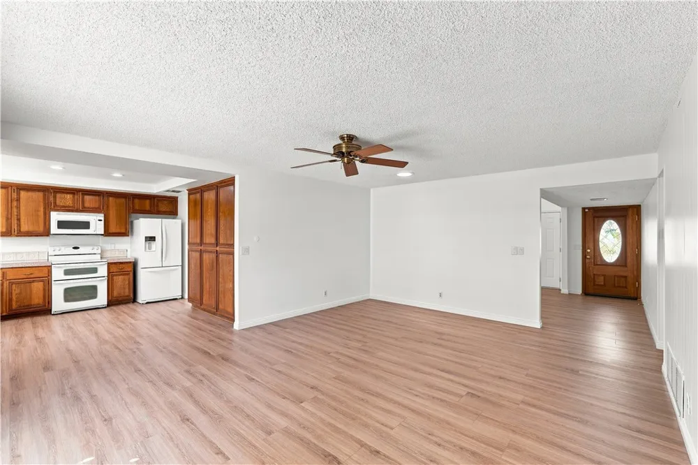 2354 Collier Court Simi Valley, CA 93065