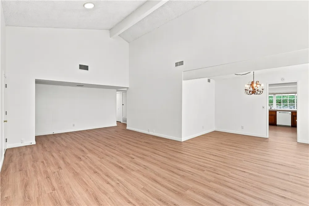 2354 Collier Court Simi Valley, CA 93065