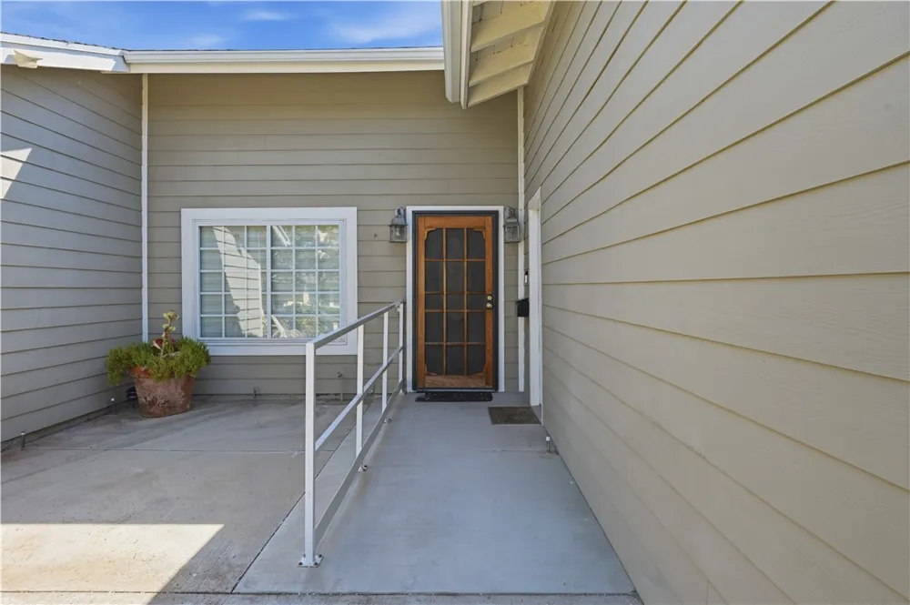 2354 Collier Court Simi Valley, CA 93065