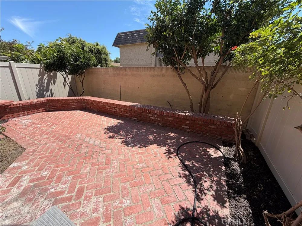 18170 Rustic Court Fountain Valley, CA 92708