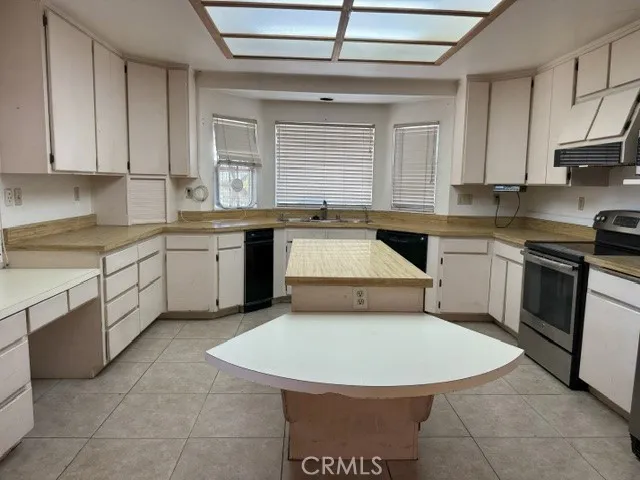 11571 Palmwood Dr. Garden Grove, CA 92840