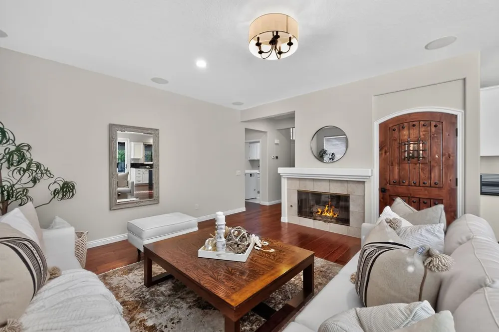 8784 E Banner Ridge Drive Anaheim Hills, CA 92808