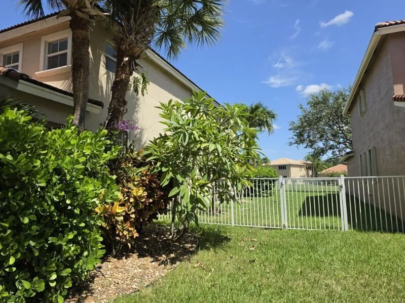 5292 Sancerre Circle Lake Worth, FL 33463