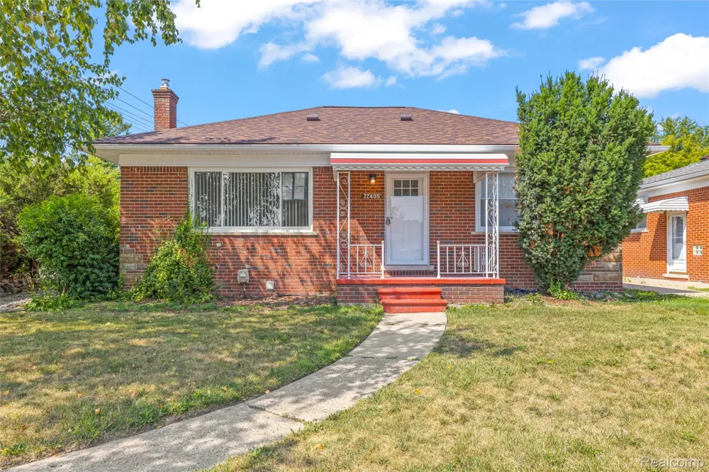 22405 Piper Avenue Eastpointe City, MI 48021