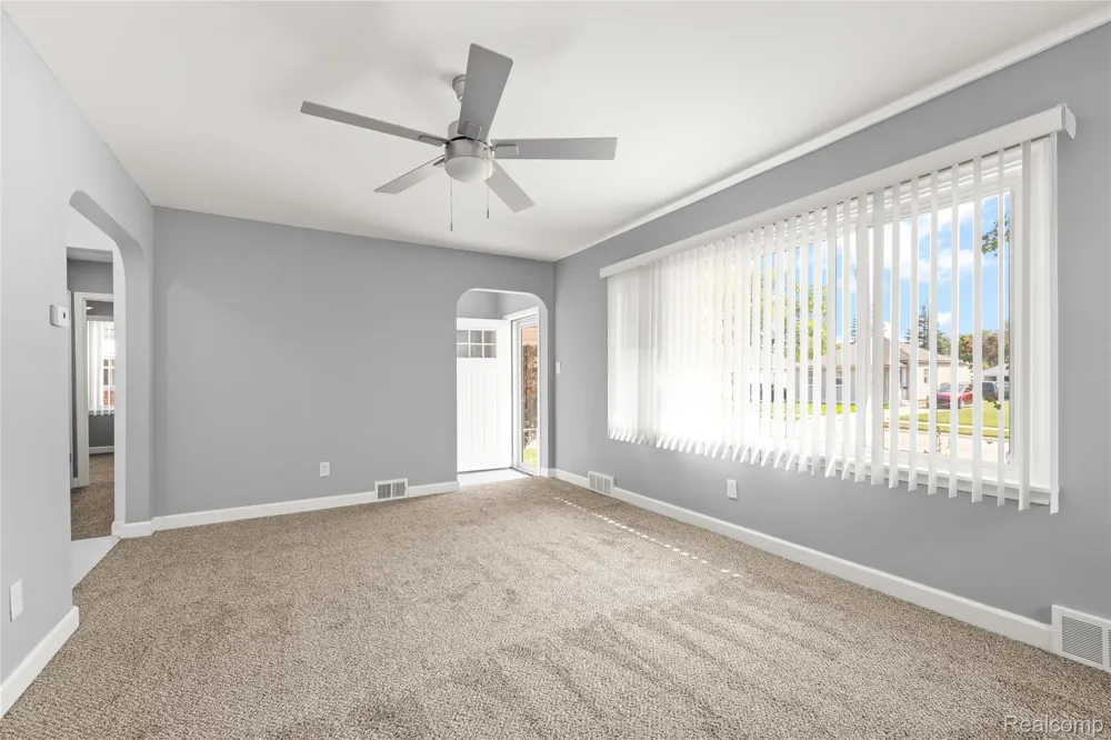 22405 Piper Avenue Eastpointe City, MI 48021