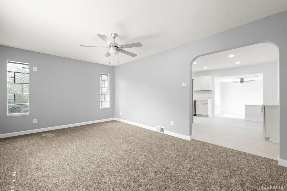 22405 Piper Avenue Eastpointe City, MI 48021