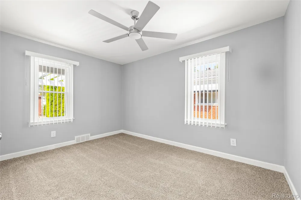 22405 Piper Avenue Eastpointe City, MI 48021