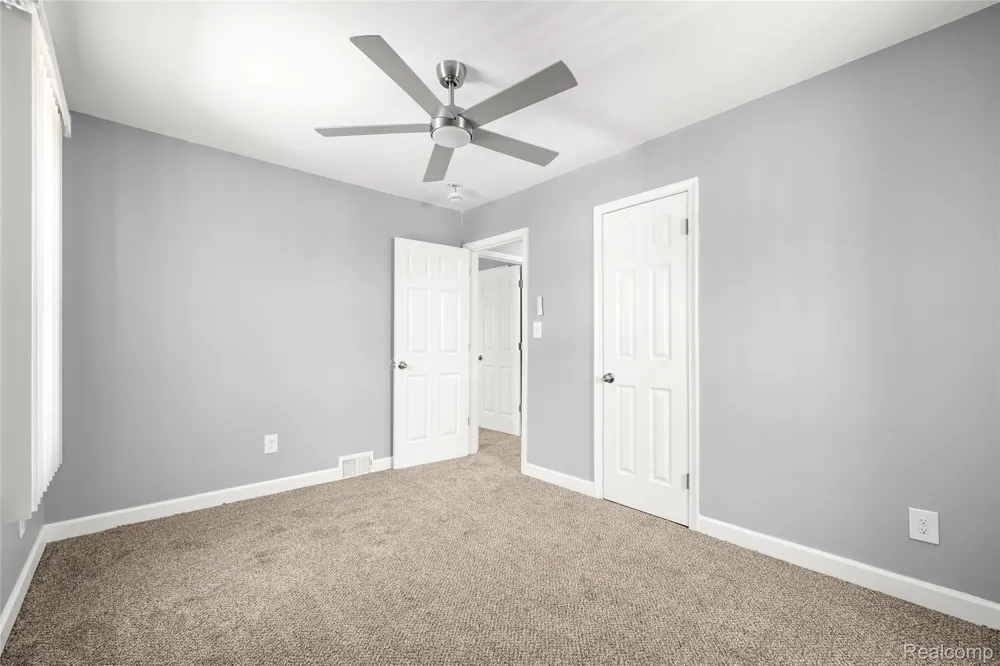 22405 Piper Avenue Eastpointe City, MI 48021