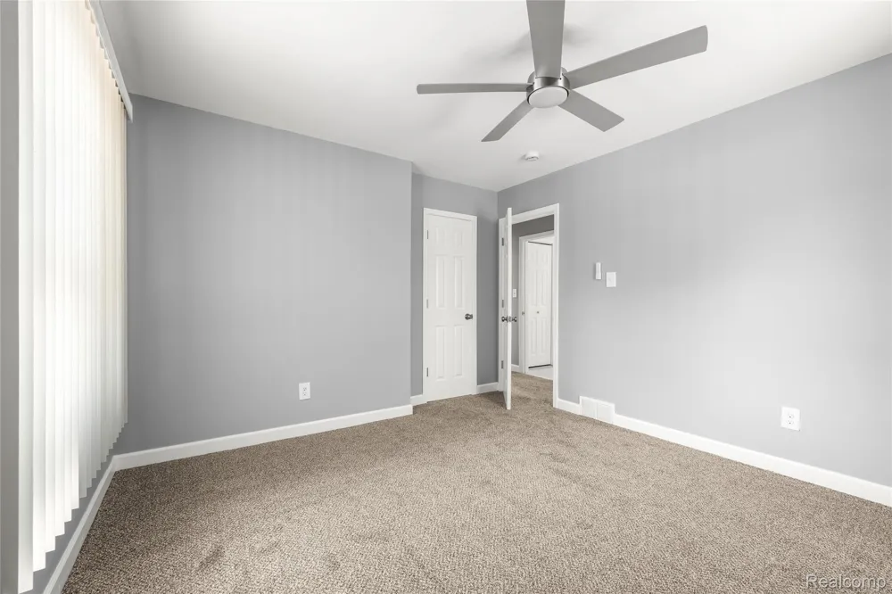 22405 Piper Avenue Eastpointe City, MI 48021