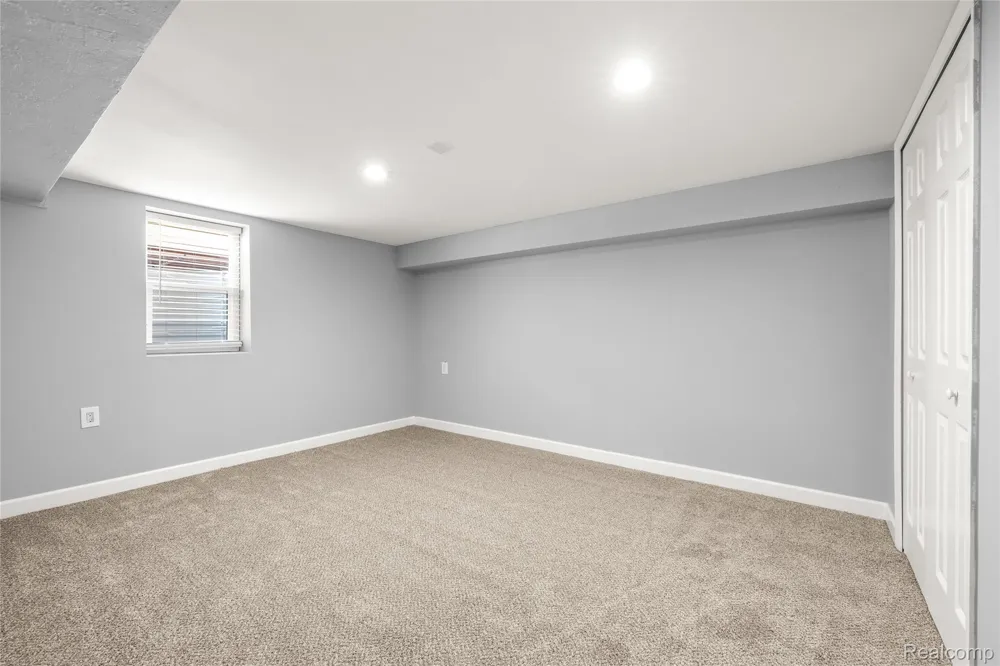 22405 Piper Avenue Eastpointe City, MI 48021