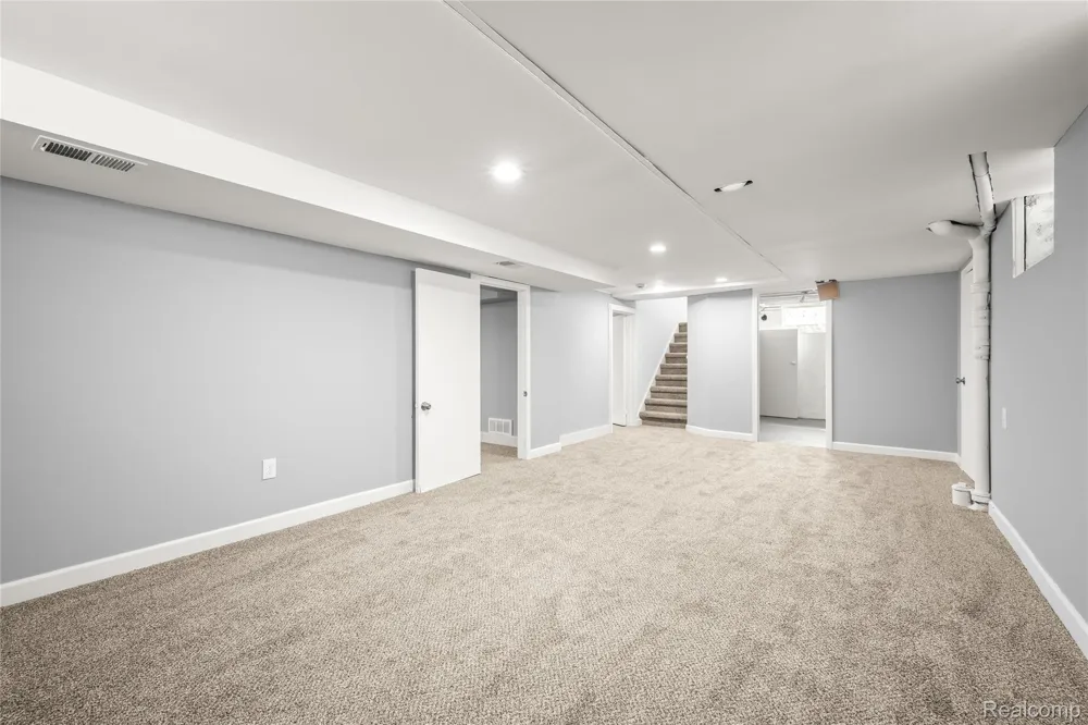 22405 Piper Avenue Eastpointe City, MI 48021