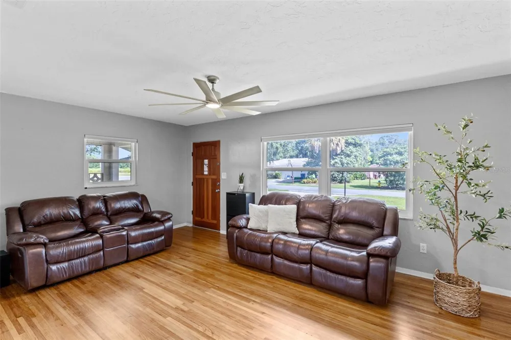 828 OVERHILL ROAD Deland, FL 32720