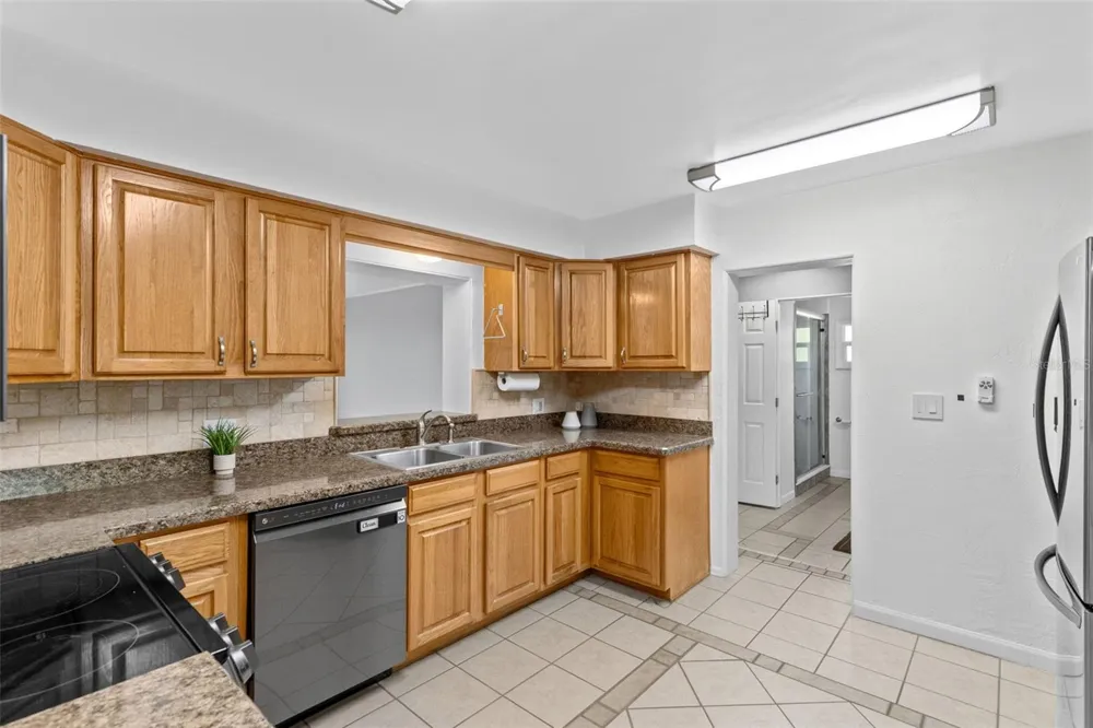 828 OVERHILL ROAD Deland, FL 32720