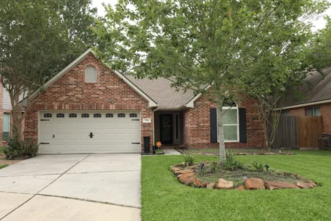 1715 Red Oak Terrace