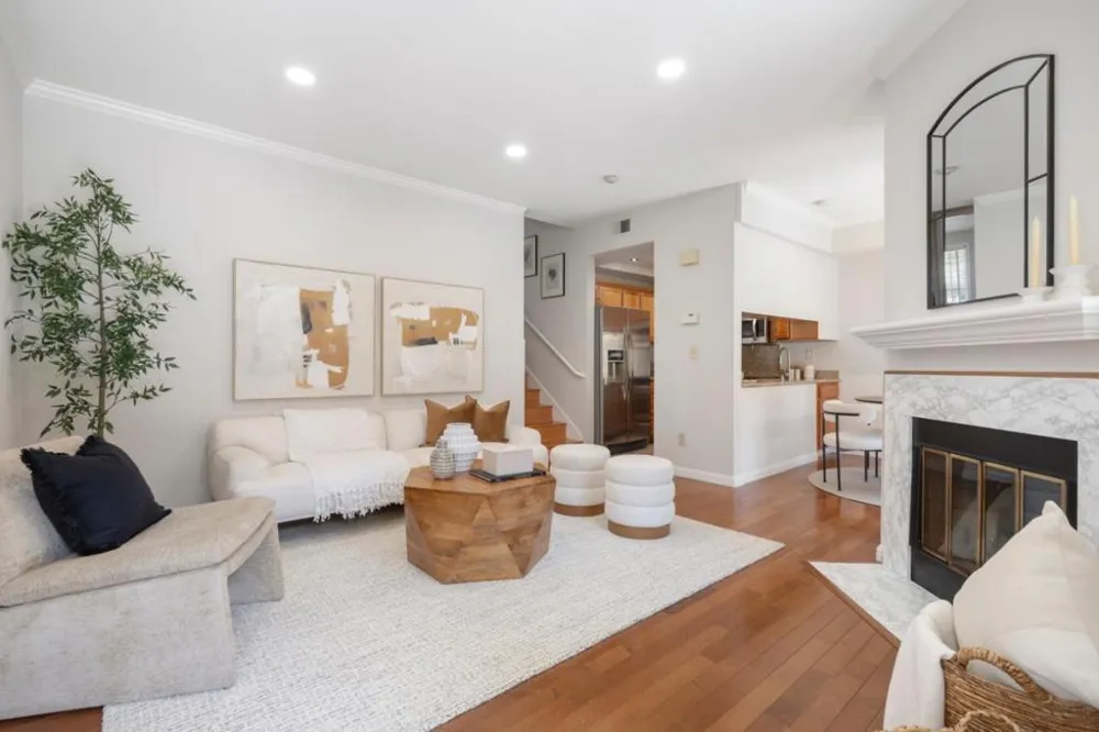 977 Warburton Avenue #203 Santa Clara, CA 95050