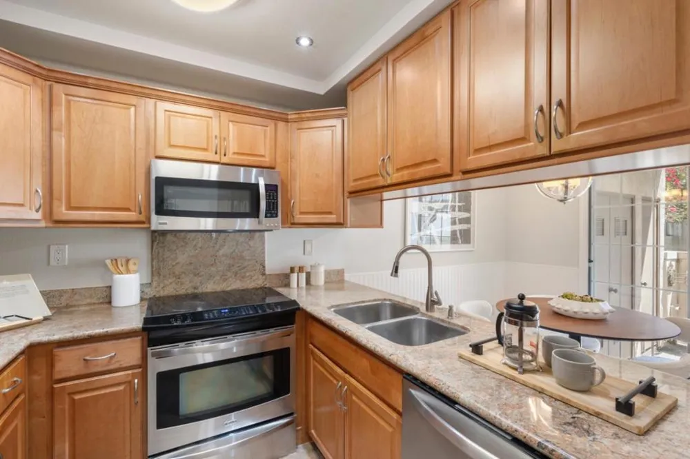 977 Warburton Avenue #203 Santa Clara, CA 95050
