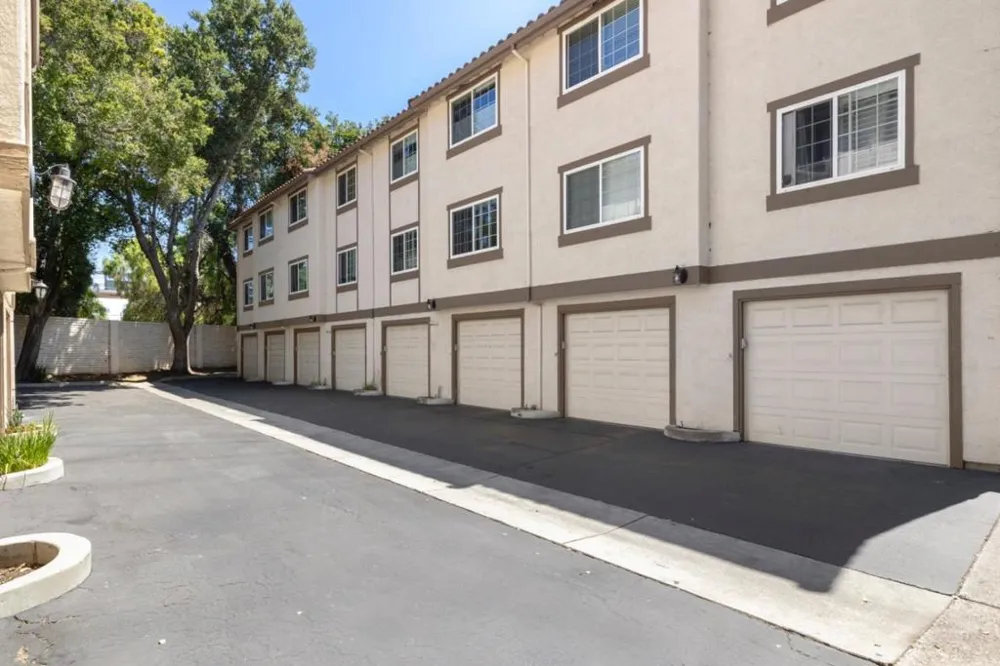 977 Warburton Avenue #203 Santa Clara, CA 95050
