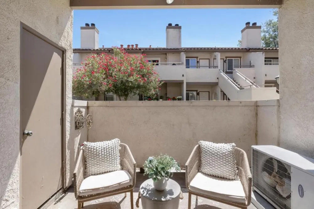 977 Warburton Avenue #203 Santa Clara, CA 95050