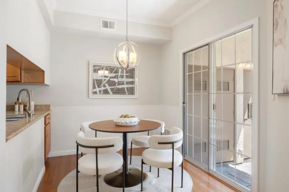 977 Warburton Avenue #203 Santa Clara, CA 95050
