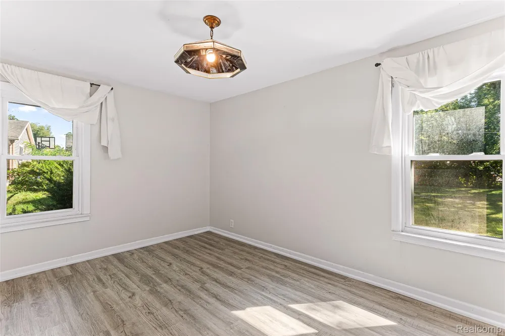 2550 Loon Lake Road Wixom City, MI 48393
