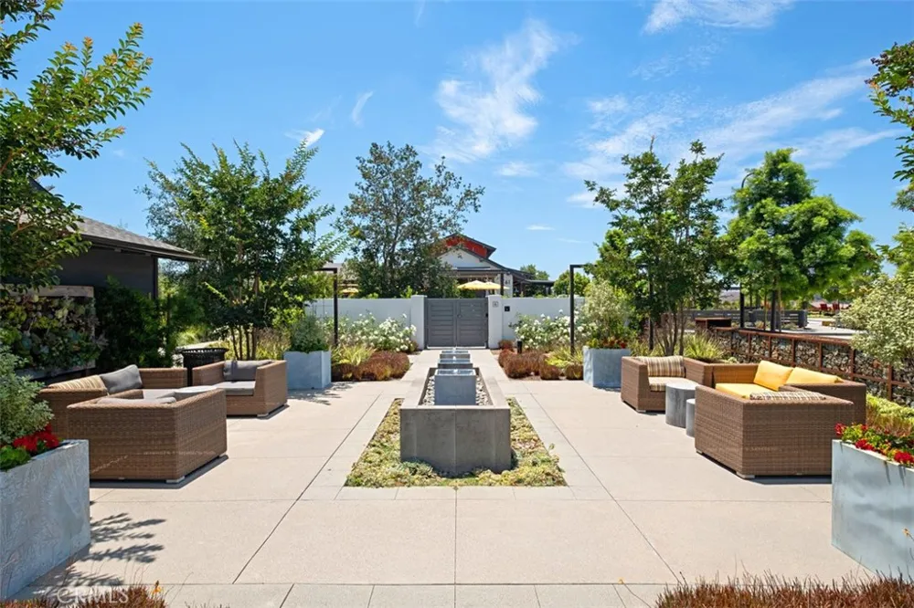 31 Promesa Avenue Rancho Mission Viejo, CA 92694