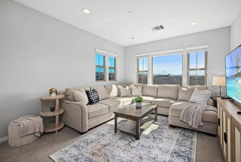 31 Promesa Avenue Rancho Mission Viejo, CA 92694