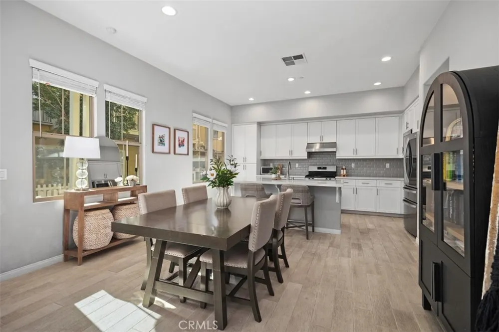 31 Promesa Avenue Rancho Mission Viejo, CA 92694