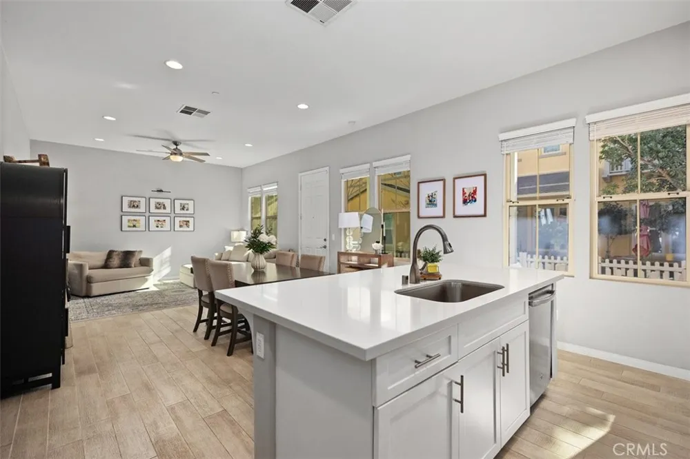 31 Promesa Avenue Rancho Mission Viejo, CA 92694