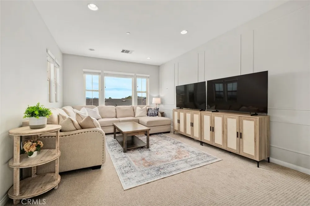 31 Promesa Avenue Rancho Mission Viejo, CA 92694