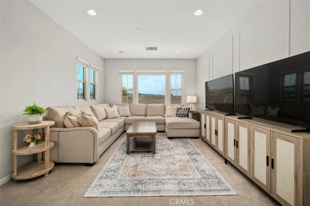 31 Promesa Avenue Rancho Mission Viejo, CA 92694
