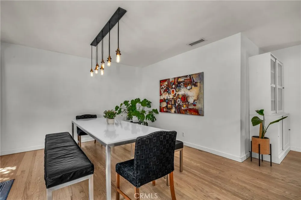 5644 Tobias Avenue Sherman Oaks, CA 91411