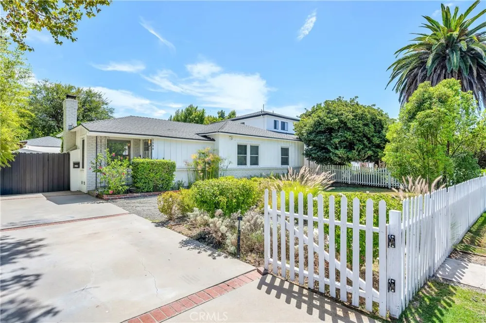 5644 Tobias Avenue Sherman Oaks, CA 91411