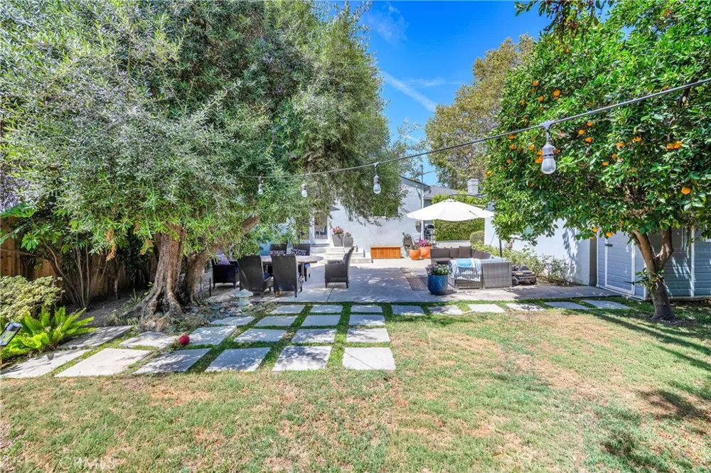 5644 Tobias Avenue Sherman Oaks, CA 91411