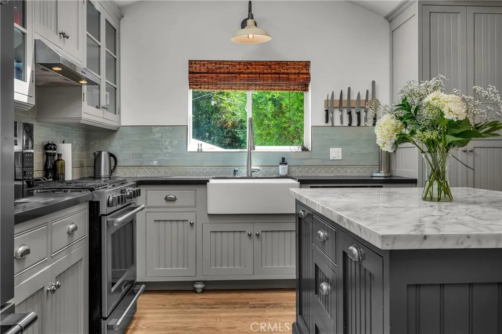 5644 Tobias Avenue Sherman Oaks, CA 91411