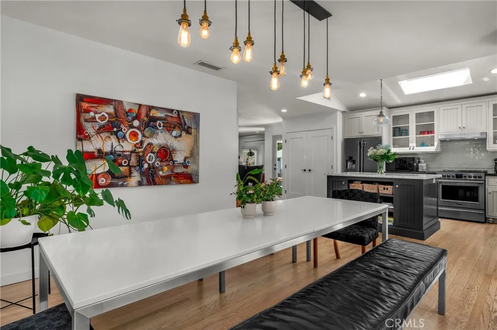 5644 Tobias Avenue Sherman Oaks, CA 91411