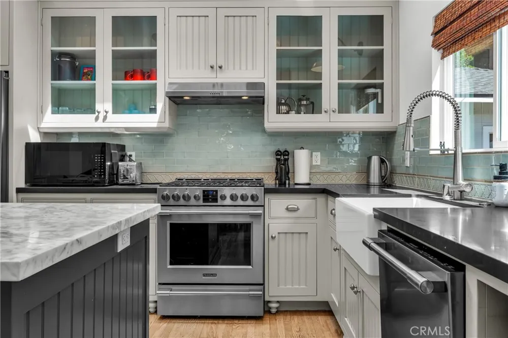 5644 Tobias Avenue Sherman Oaks, CA 91411