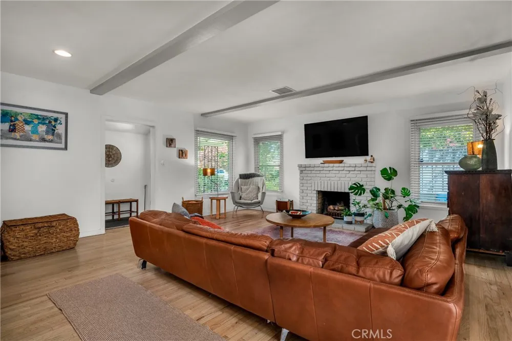 5644 Tobias Avenue Sherman Oaks, CA 91411