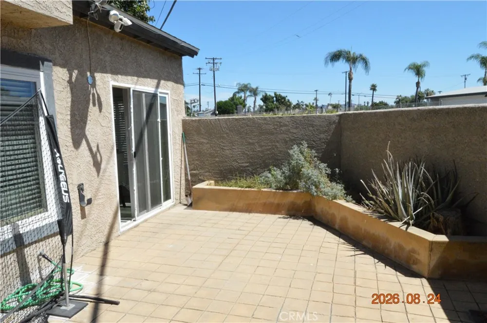681 Lark Ellen Covina, CA 91722