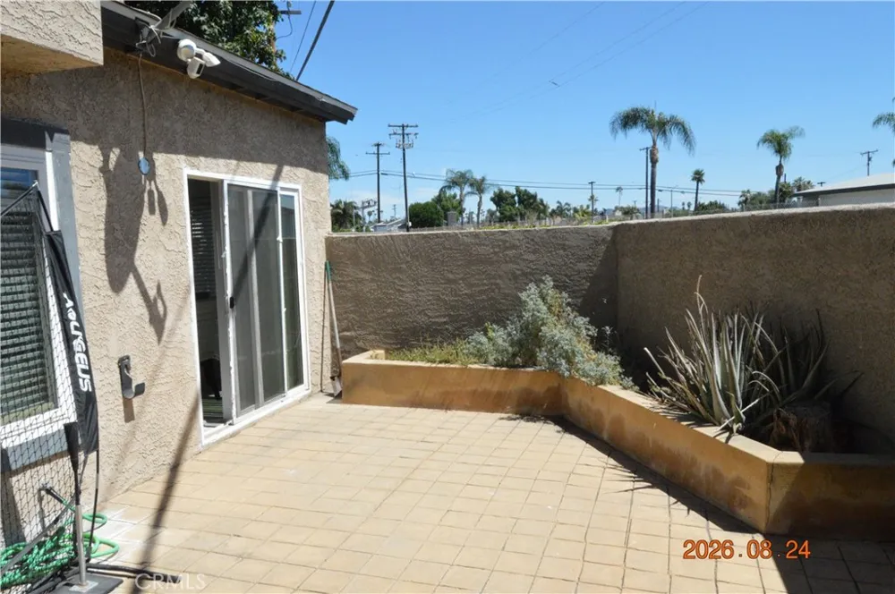 681 Lark Ellen Covina, CA 91722