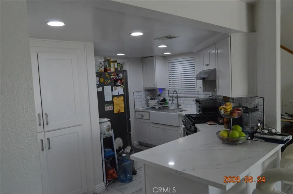 681 Lark Ellen Covina, CA 91722