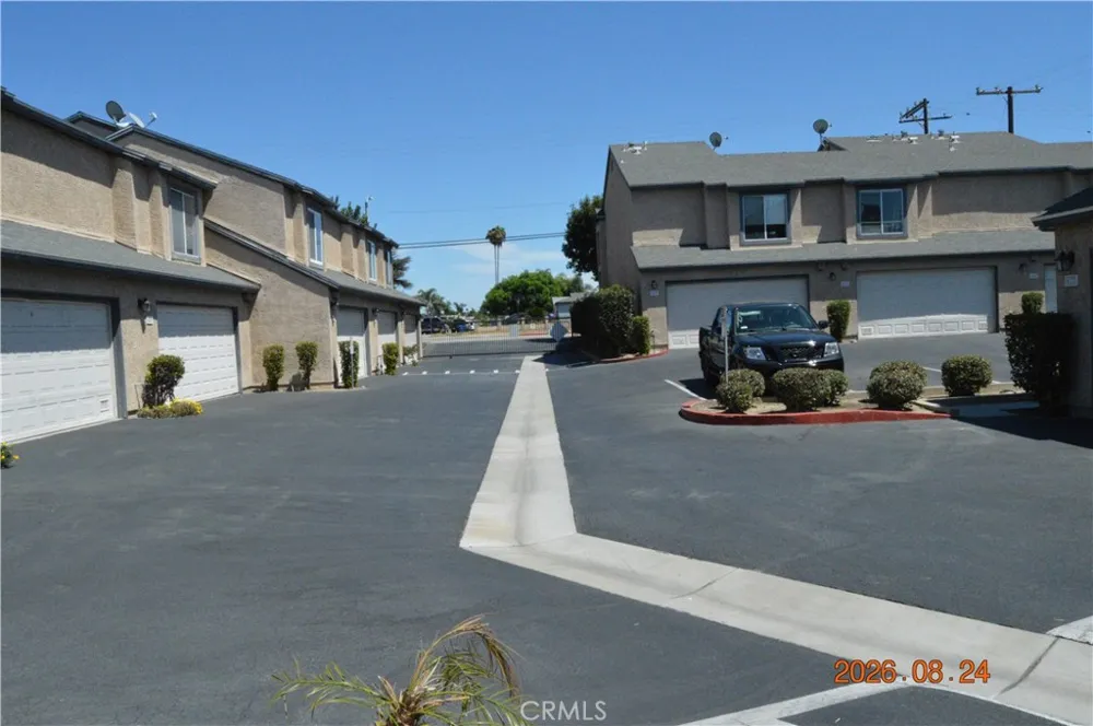 681 Lark Ellen Covina, CA 91722